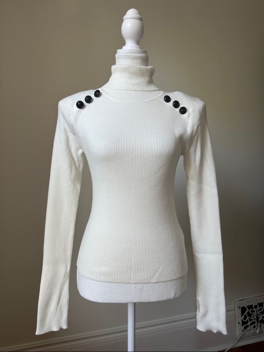 L'AGENCE Preppy Reeves Button Detail Shoulder Pad Turtleneck Sweater Size Medium - Picture 5 of 11